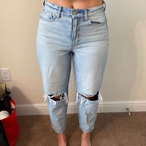 American Eagle size 6 mom jeans